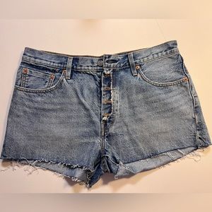 New Levi's Mid Rise Button Fly Ripped Hem Denim Shorts